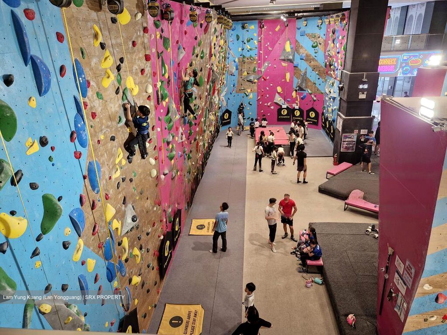 Ct Hub (D12), Retail #451104311